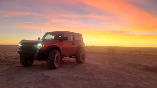 Test jumping small berms 2021 Bronco Badlands 2 door 2 inch lift and 37s...😄