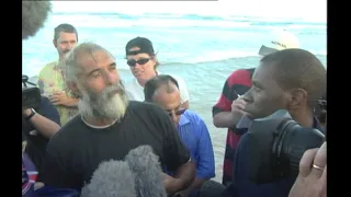 British oceanrower Jim Shekhdar making landfall in Australia (North Stradbroke Is). 30 March 2001.