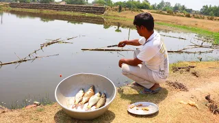 Fishing Video || Village boys know very well which method to use to get fish || Best hook fishing