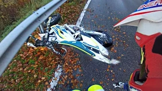 Supermoto Drift into guardrail - CRASH !!