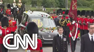 Caixão da rainha Elizabeth II chega a Windsor | LIVE CNN