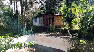 Sítio abandonado com piscina e um baú muito estranho 😱