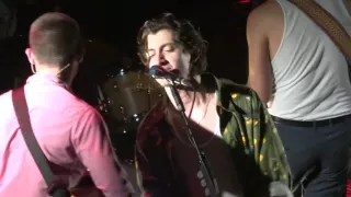 The Last Shadow Puppets - Standing Next To Me live @ Olympia de Paris (France)