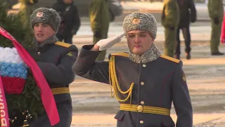 Митрополит Никодим принял участие в церемонии возложения цветов к могиле неизвестного солдата