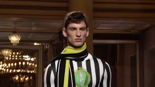 Versace Men's Fall-Winter 2018 | Fashion Show