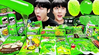 ASMR MUKBANG | GREEN FOOD HONEY JELLY CANDY Desserts (Noodles Jelly, chocolate) Convenience store
