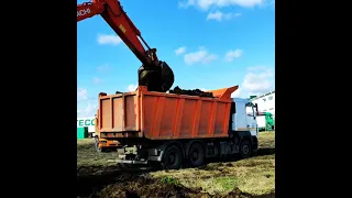 погрузка грунта в самосвал