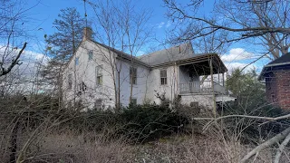 Spooky 232 year old Abandoned House Up North *Door Creaks Open