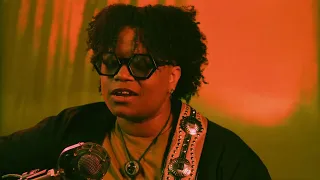 Amythyst Kiah​​​ - In The Pines (Live)