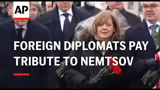 Foreign diplomats pay tribute to killed Russian opposition leader Nemtsov