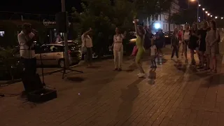 Тудым-сюдым. Уличные танцы
