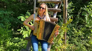 Claudia Hinker spielt DER ALTE JÄGER auf ihrer Steirischen Harmonika!