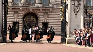 1st battalion Irish Guards Pipes and Drums﻿
