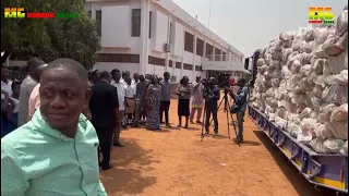 Ibrahim Mahama Donates 1000 Bags Of Rice And Other Food Items To Tamale Senior High School