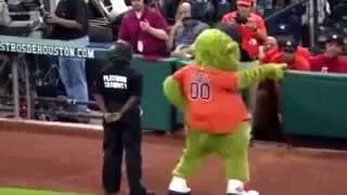 Security VS Mascot - Awesome Security Dancing - nice, funny, impress