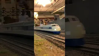 Ho scale Shinkansen 0 series and 500 series race