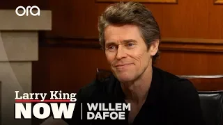 Willem Dafoe relives shooting his epic 'Platoon' death scene | Larry King Now | Ora.TV