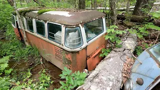 VW BUS Abandoned 52 YEARS in Woods - Rare 15 Window Deluxe Kombi Type 2 Found in Stream First Sight