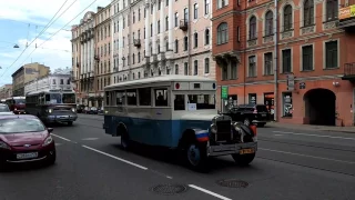 Парад ретро-автобусов в Санкт-Петербурге