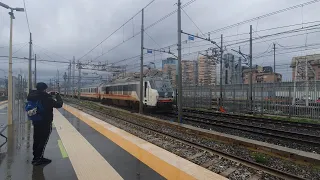 Treni in transito sotto la pioggia a Napoli Gianturco / Rainy trainspotting in Napoli Gianturco