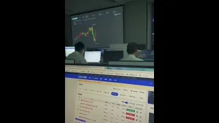 Chinese Whales Dumping Bitcoin on Video