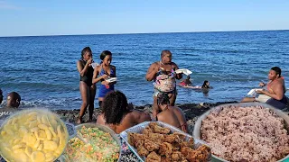 We fed everyone on the beach | biggest cookout we ever had | boxing day | most coconut dumpling