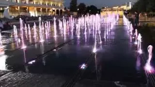 Multi-colored fountain   Разноцветный фонтан