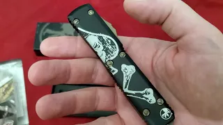 Microtech ultratech  Dagger point right side death card