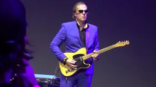 Joe Bonamassa and John McLaughlin pay tribute to Jeff Beck: Cause We Ended As Lovers