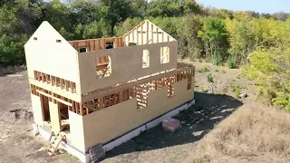 Строительство каркасного дома своими руками. Перекрытия и подъем стен второго этажа часть 3