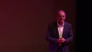 El dilema entre el instinto y la razón | Diego Quiroga | TEDxUSFQ