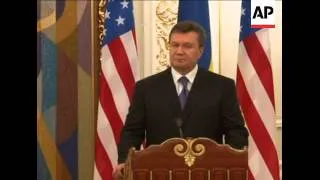 Clinton with Yanukovych; excerpts of presser