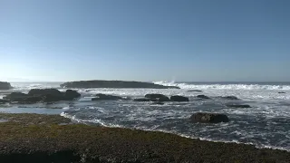 🌊 Ocean Waves Crashing on the Rock - Relaxing Nature Video - 4K UHD