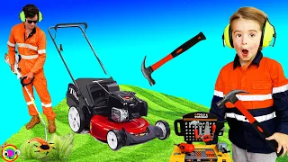 Lawn Mowers for kids | Yardwork BLiPPi Toys | min min playtime