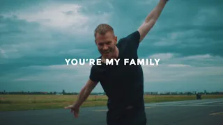 Family - the Norwegian Pride-song by Tom Hugo (lyric video)
