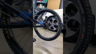 MAXXIS DEATH WOBBLE! 😳💀 Maxxis Aggressor MTB tire.