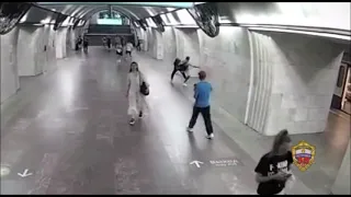 Полицейские метро задержали подозреваемого в нанесении побоев пассажиру
