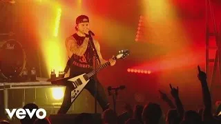 Bullet For My Valentine - Raising Hell (Live Performance)