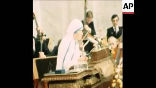 SYND 12 12 79 MOTHER THERESA RECEIVES NOBEL PEACE PRIZE