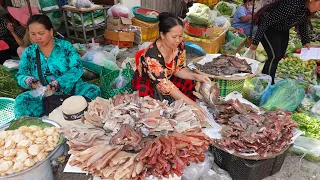 Buying Pork Skin, Cambodian Street Market Foods, Street Food In Ta Khmao