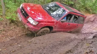 SUBARU FORESTER in MUD. Off-Road.