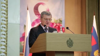 Юрий Чайка поздравил сотрудниц прокуратуры с Международным женским днем