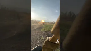 Момент подрыва на противотанковой мине украинской БМП-1