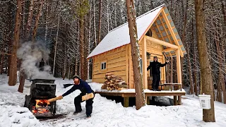 Harvesting Sweet Maple Syrup from the Forest! | Delicious Pancake Breakfast