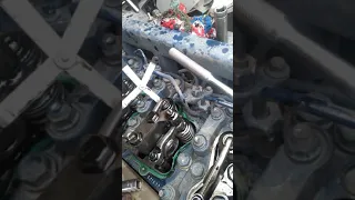 calibración de válvulas de un  WEICHAI MOTOR 340 HP