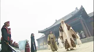 The killer looked down on the old man, but surprisingly, the old man turned out to be Zhang Sanfeng