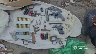 Буковинські правоохоронці викрили нелегальну майстерню з ремонту зброї