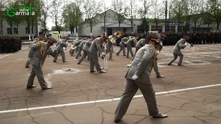 Незвичний гімн України та "Gangnam Style" від військових музикантів Чернігова