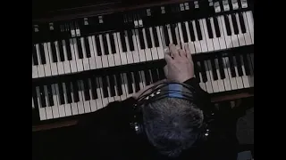 David Bennett Cohen plays a funky groove from his lesson Blues and Rock Techniques for Hammond Organ