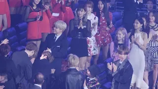 181106 방탄소년단 (BTS), 트와이스 (TWICE) 올해의발견상 셀럽파이브 축하 [4K] 직캠 Fancam (지니뮤직어워즈 MGA) by Mera